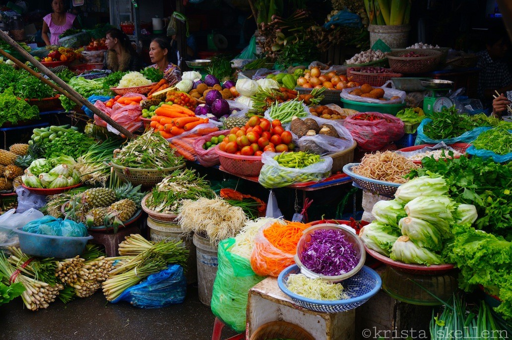 hue-vietnam-dong-ba-market-0031
